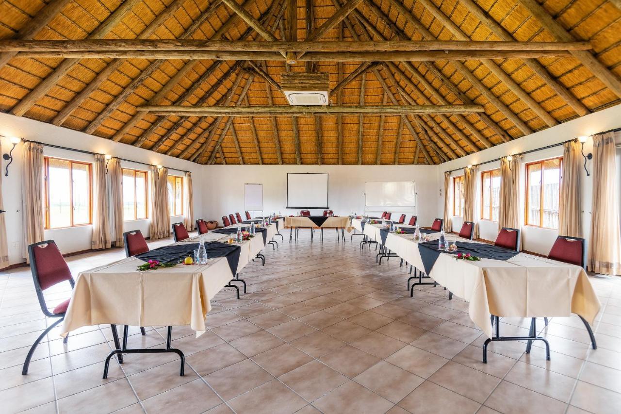 Frans Indongo Lodge Очиваронго Екстер'єр фото