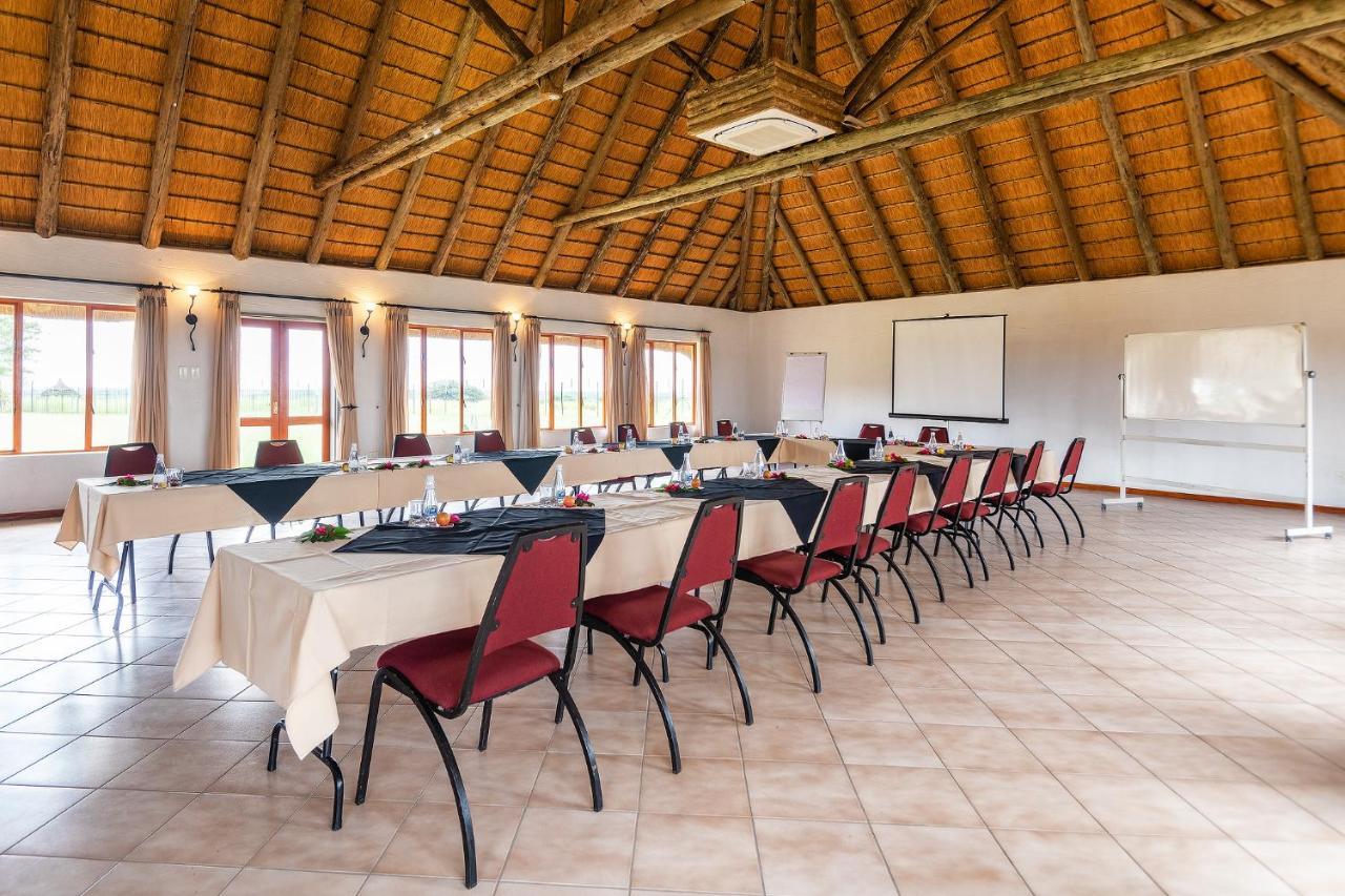 Frans Indongo Lodge Очиваронго Екстер'єр фото