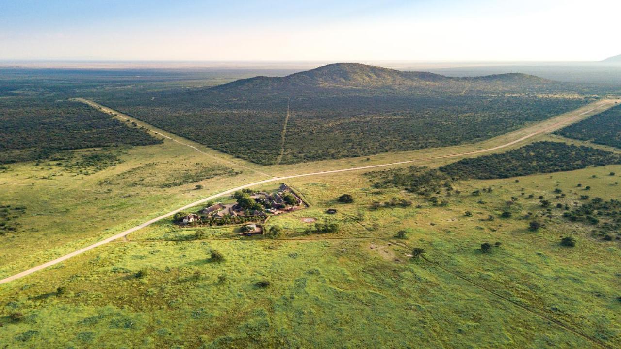 Frans Indongo Lodge Очиваронго Екстер'єр фото